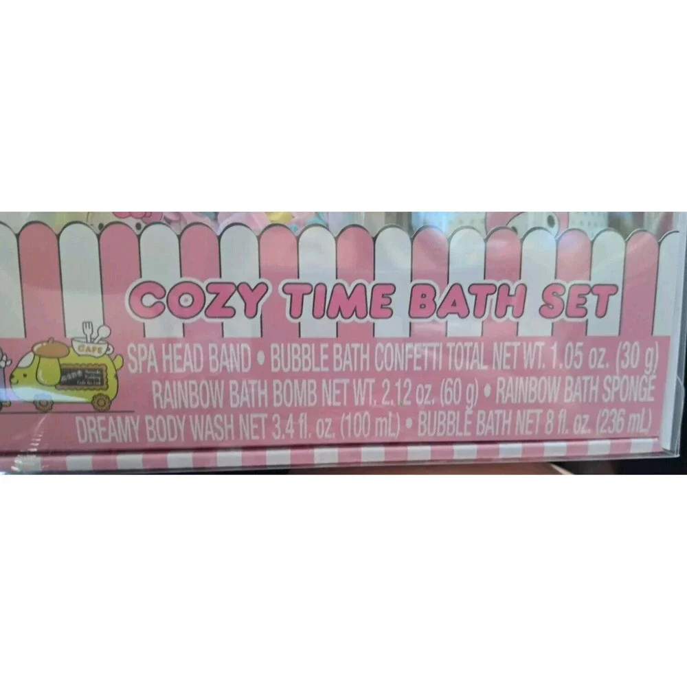 Hello Kitty and Friends Cozy‎ Time Bath Set 6pc